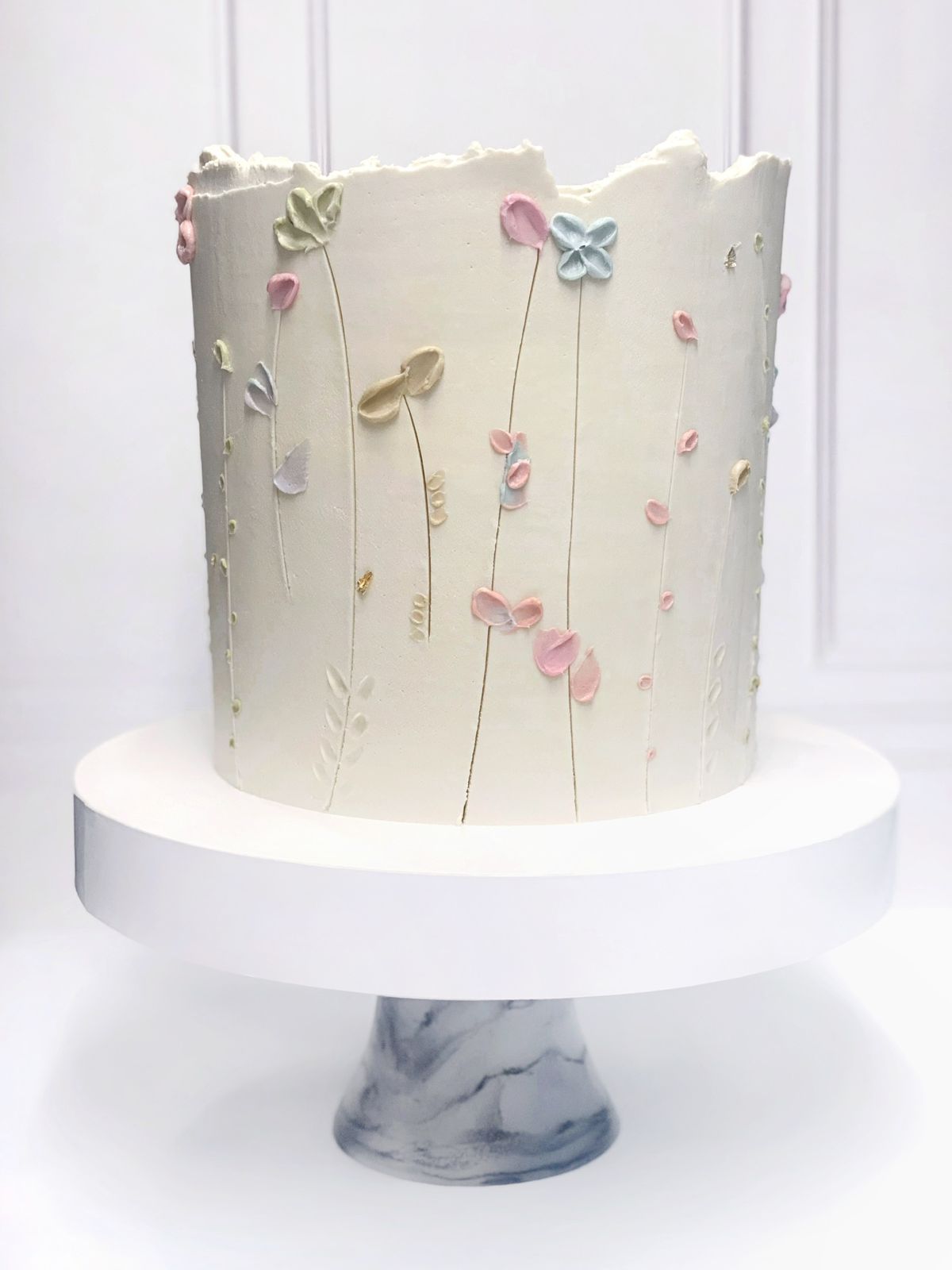 Pastel de boda con flores frescas artesanal CDMX